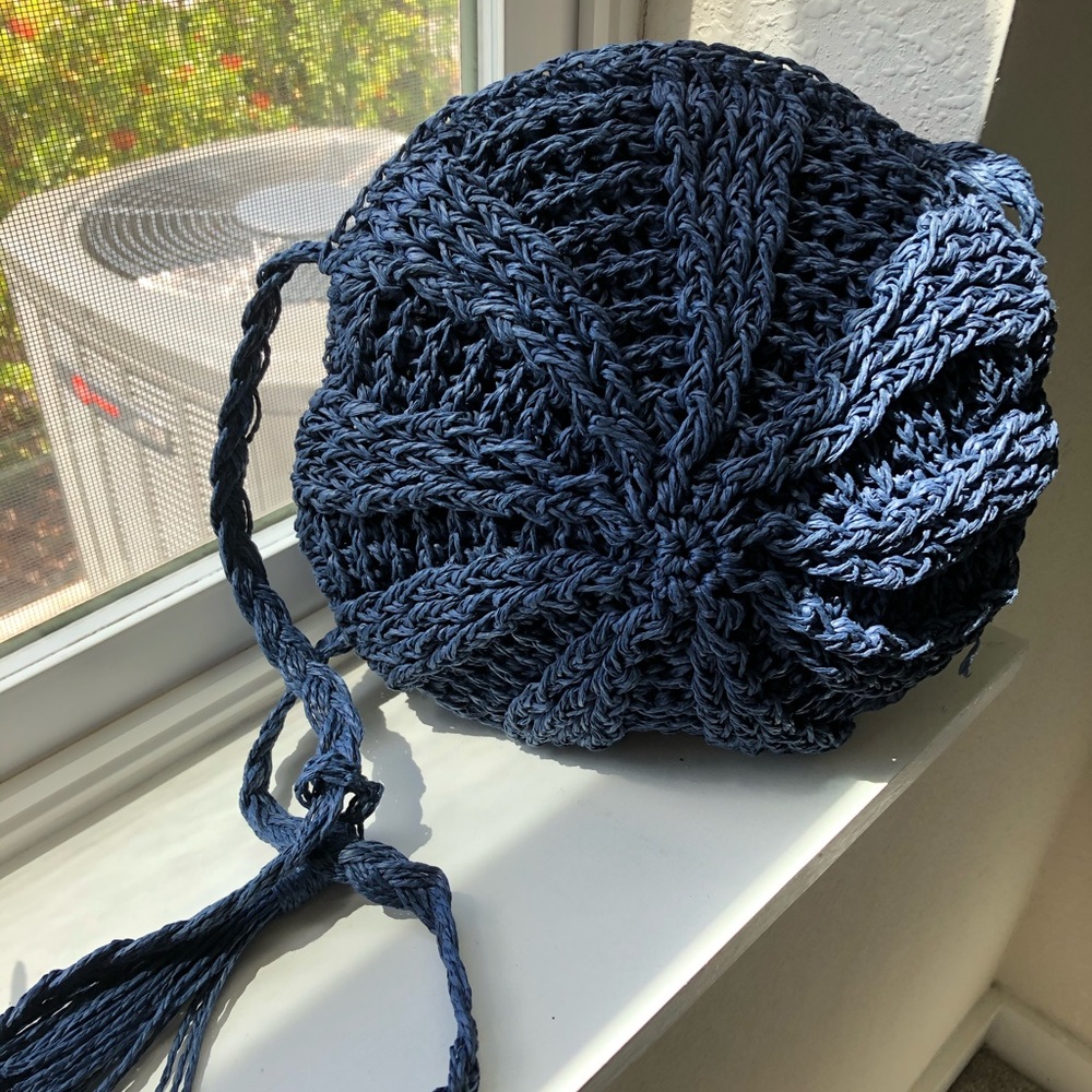 Crossbody crochet bag